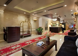 BOSS LEGEND HOTEL****